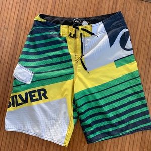 Mid 00’s Quicksilver Board Shorts size 30